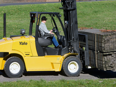 Yale forklift moving long load